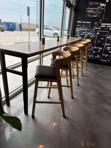 breakfast-table
