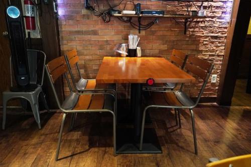 no1-plus-chicken-4-seater