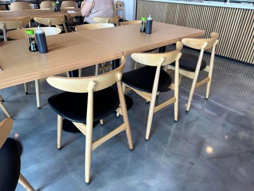 single-slat-back-dining-chair-4-plus