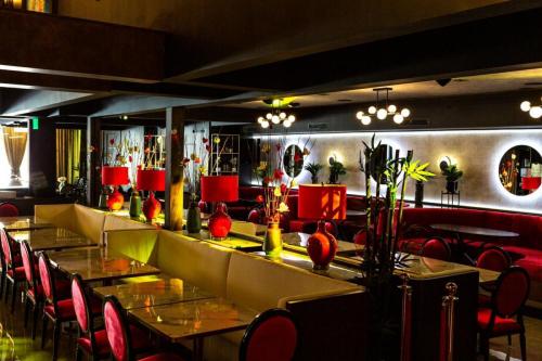 velvet-restaurant-sofa-booth-banquet-hall-restaurant-furniture